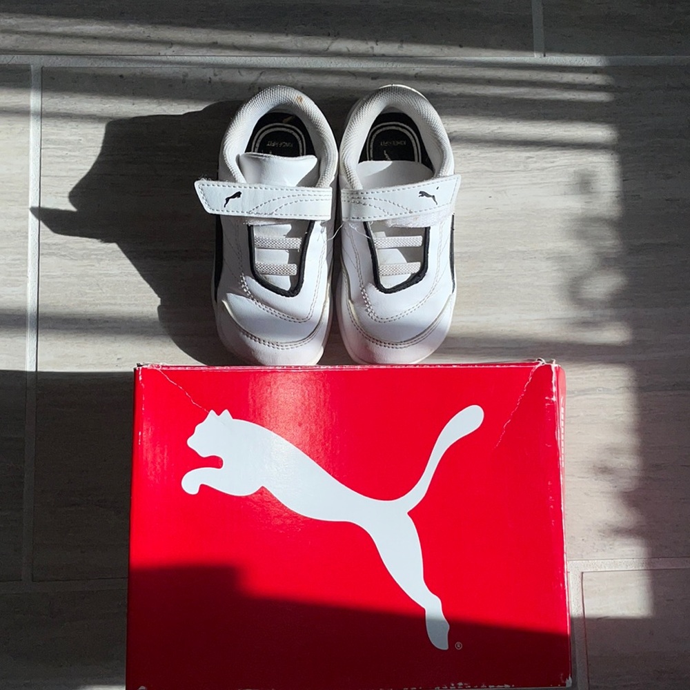 Toddler Puma Ferrari sneakers size 6